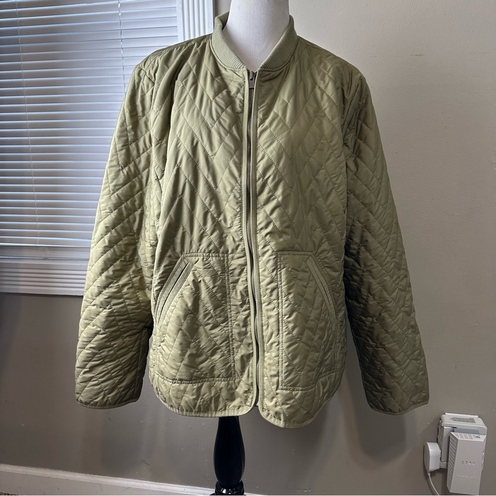 Old Navy women’s XXL army green quilted jacket